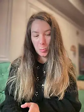 Snapshot of HotXMom chatting on 02-26-26, 07:30 HotXMom online show from 02-26-26, 07:30