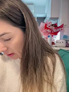 Snapshot of HotXMom chatting on 02-25-26, 07:30 HotXMom online show from 02-25-26, 07:30