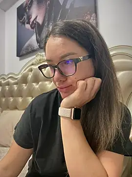 Snapshot of HotXMom chatting on 06-12-26, 06:22 HotXMom online show from 06-12-26, 06:22