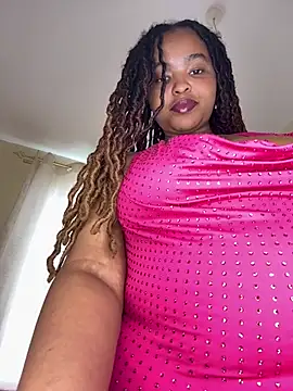 Snapshot of Linahlove chatting on 07-24-26, 11:28 Linahlove online show from 07-24-26, 11:28