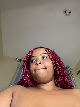 Snapshot of Linahlove chatting on 05-24-26, 09:26 Linahlove online show from 05-24-26, 09:26