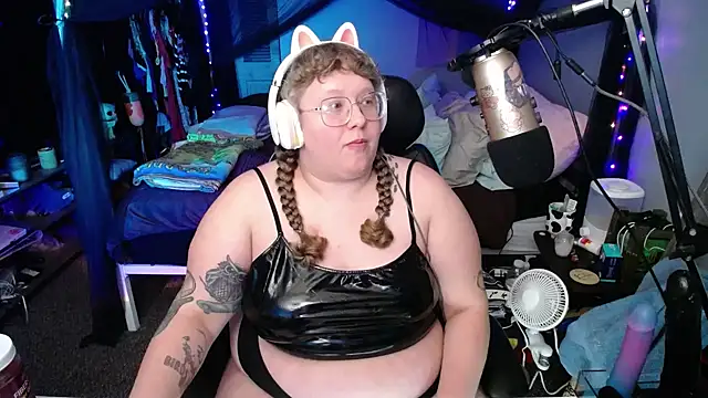 FatVeronica online show from 01-26-25, 07:21