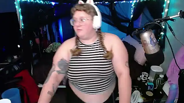 FatVeronica online show from 02-04-25, 04:15