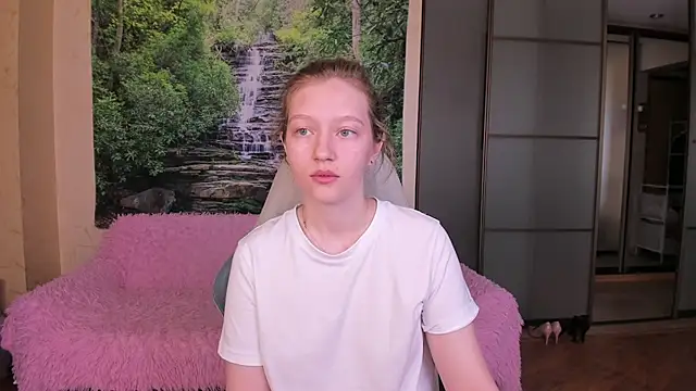 Snapshot of Ksuhesa chatting on 06-19-26, 03:12 Ksuhesa online show from 06-19-26, 03:12