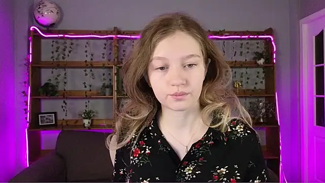 Ksuhesa online show from 12-22-25, 01:06