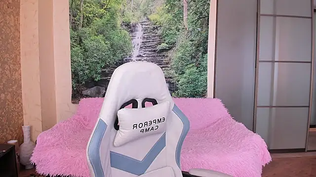 Ksuhesa online show from 04-30-26, 02:07