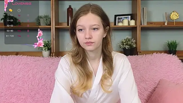 Ksuhesa online show from 11-25-25, 01:17