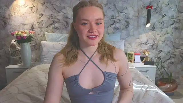 Aurora Golden1 online show from 04-15-26, 02:28