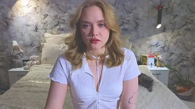 Aurora Golden1 online show from 04-01-26, 12:57