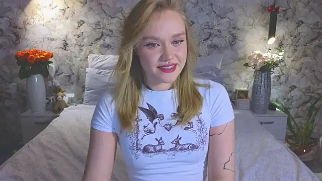 Snapshot of Aurora_Golden1 chatting on 02-20-26, 05:26 Aurora Golden1 online show from 02-20-26, 05:26