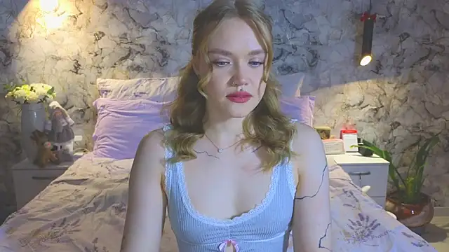 Snapshot of Aurora_Golden1 chatting on 02-09-26, 02:48 Aurora Golden1 online show from 02-09-26, 02:48