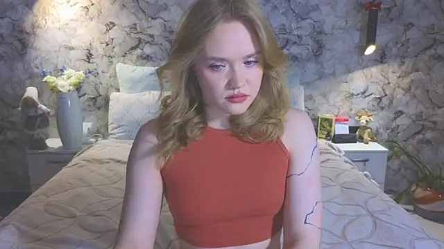 Aurora Golden1 online show from 04-13-26, 03:21