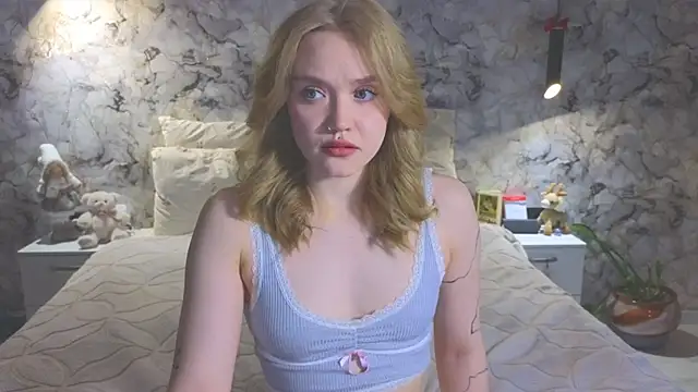 Aurora Golden1 online show from 04-06-26, 03:24