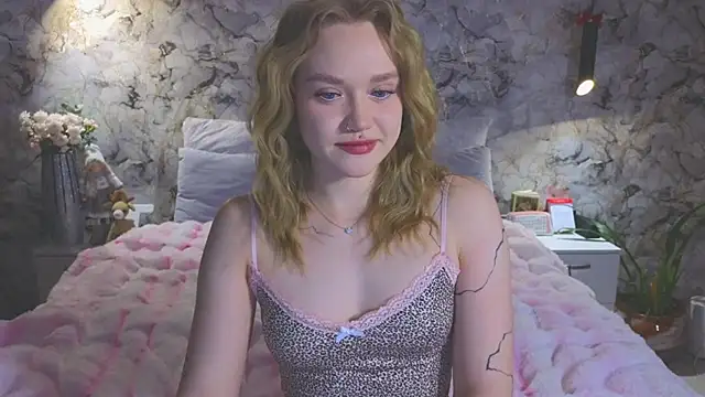 Snapshot of Aurora_Golden1 chatting on 02-21-26, 05:15 Aurora Golden1 online show from 02-21-26, 05:15