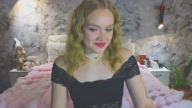 Snapshot of Aurora_Golden1 chatting on 01-17-26, 04:32 Aurora Golden1 online show from 01-17-26, 04:32