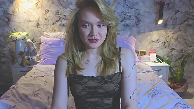 Snapshot of Aurora_Golden1 chatting on 02-10-26, 05:23 Aurora Golden1 online show from 02-10-26, 05:23