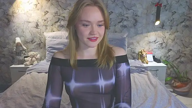 Aurora Golden1 online show from 03-25-26, 02:44