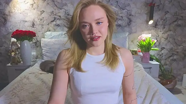 Aurora Golden1 online show from 03-11-26, 01:10