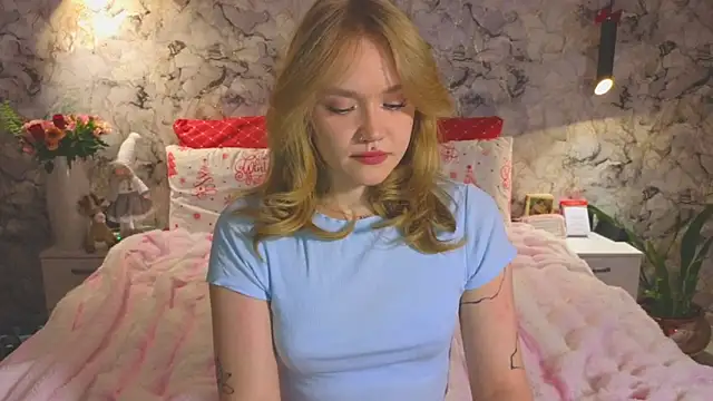 Snapshot of Aurora_Golden1 chatting on 01-31-26, 07:12 Aurora Golden1 online show from 01-31-26, 07:12