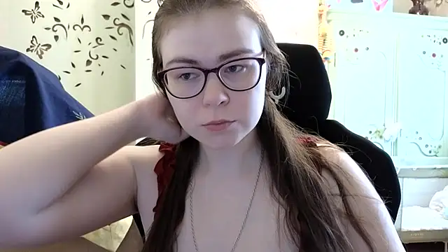 Snapshot of LucyZeph chatting on 02-11-25, 11:20 LucyZeph online show from 02-11-25, 11:20