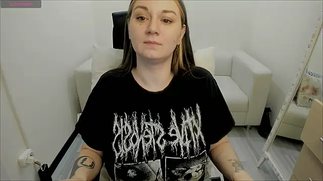 AlisaBacker online show from 01-24-25, 03:24