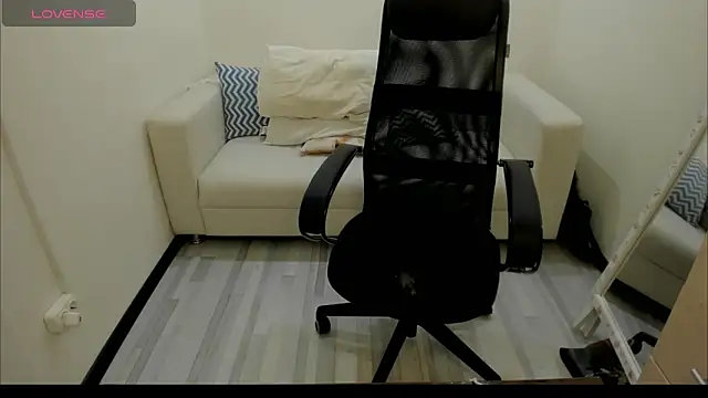 AlisaBacker online show from 01-17-25, 04:04