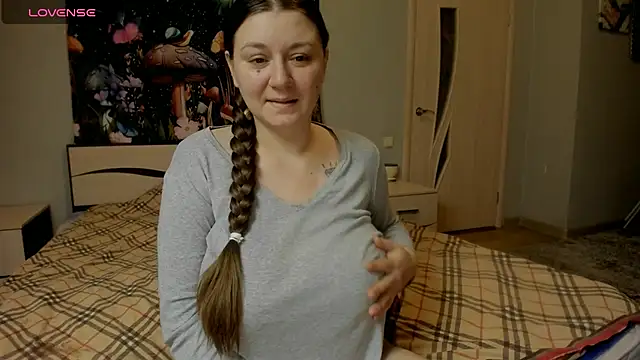 AlisaBacker online show from 12-16-25, 04:00