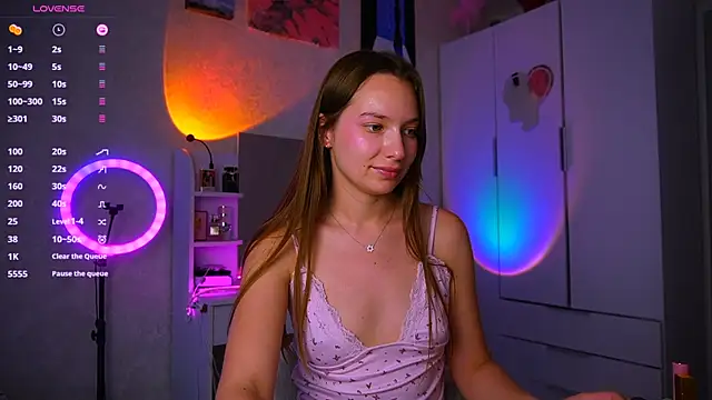 soffy  kisss online show from 06-13-26, 02:59