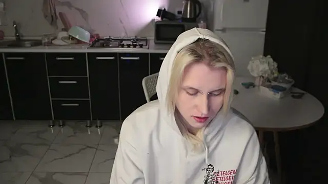 Snapshot of MertyXX chatting on 02-28-26, 10:20 MertyXX online show from 02-28-26, 10:20