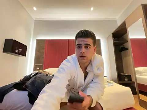 Snapshot of cubalibre02 chatting on 11-29-25, 04:40 cubalibre02 online show from 11-29-25, 04:40