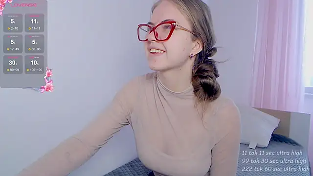 Sarah HS online show from 04-21-26, 11:28