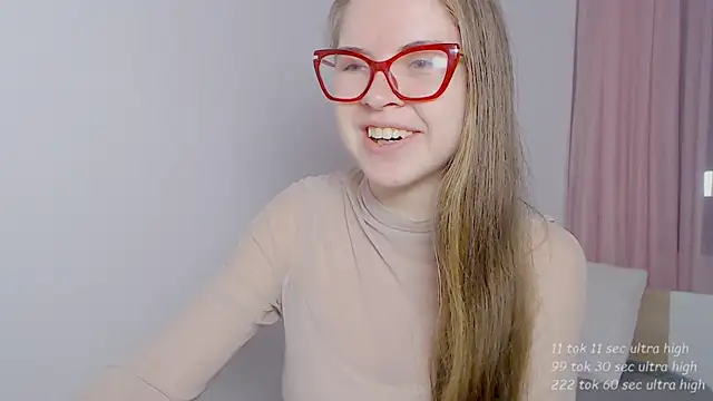 Snapshot of Sarah_HS chatting on 04-29-26, 05:30 Sarah HS online show from 04-29-26, 05:30