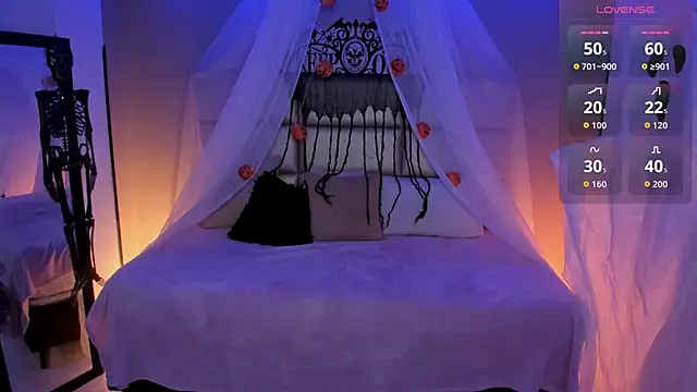 Snapshot of kristen_kassi chatting on 10-16-25, 10:07 kristen kassi online show from 10-16-25, 10:07