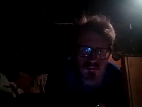 hothippie420 online show from 05-06-26, 06:39