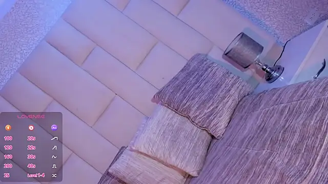 Summer walkerr online show from 03-28-26, 01:01