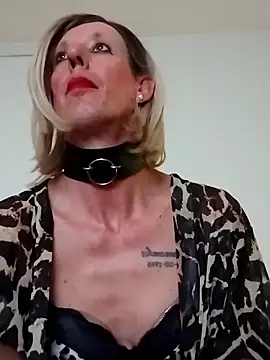 Snapshot of AlexiaXXL chatting on 03-16-26, 03:25 AlexiaXXL online show from 03-16-26, 03:25