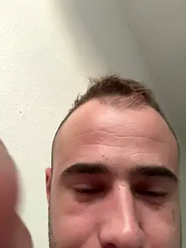 Snapshot of Alkat19 chatting on 10-31-25, 06:54 Alkat19 online show from 10-31-25, 06:54