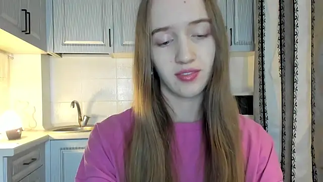 leslie my lovee online show from 11-17-25, 07:51