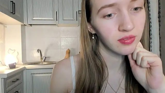 leslie my lovee online show from 12-15-25, 05:13