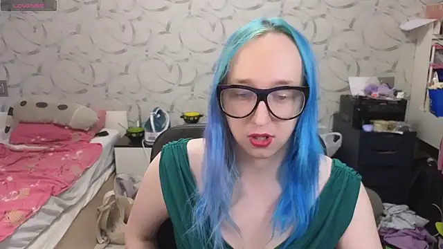 Snapshot of TheTrixy chatting on 05-16-26, 08:13 TheTrixy online show from 05-16-26, 08:13