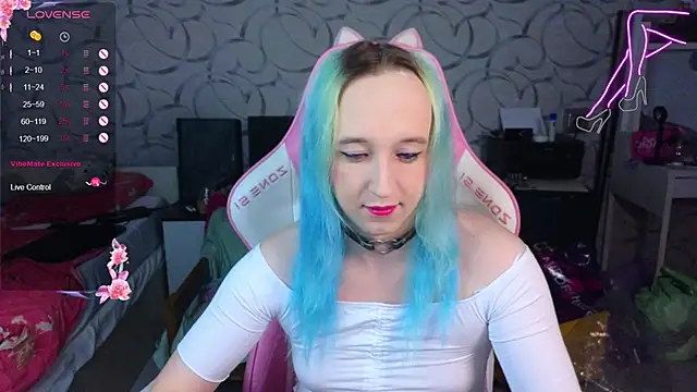 Snapshot of TheTrixy chatting on 11-20-25, 05:52 TheTrixy online show from 11-20-25, 05:52