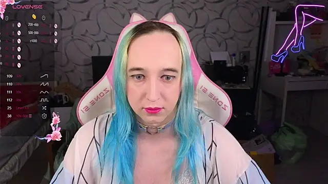 Snapshot of TheTrixy chatting on 11-15-25, 06:50 TheTrixy online show from 11-15-25, 06:50