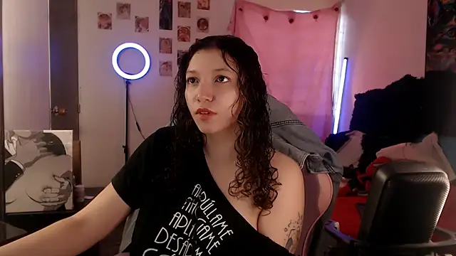 Snapshot of AllyDonfort chatting on 05-20-26, 10:07 AllyDonfort online show from 05-20-26, 10:07