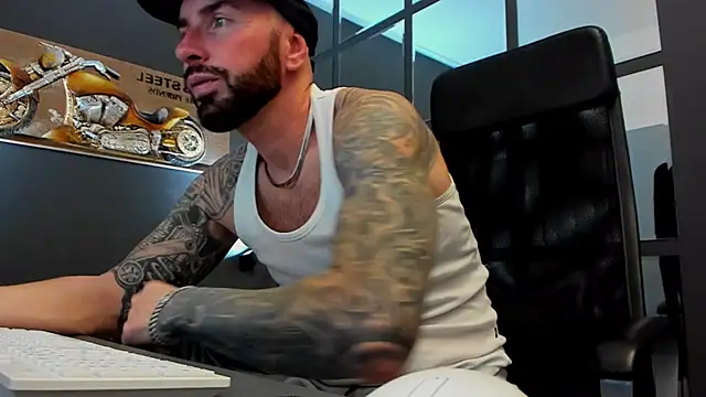 AronGrant online show from 10-28-25, 10:36