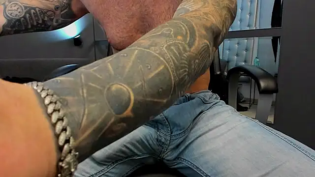 AronGrant online show from 11-09-25, 10:52