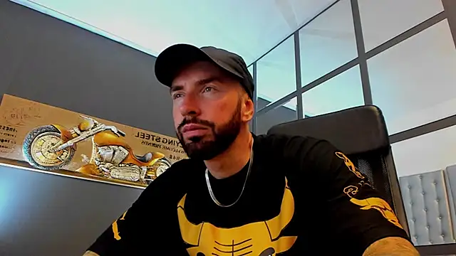 Snapshot of AronGrant chatting on 06-15-26, 08:58 AronGrant online show from 06-15-26, 08:58
