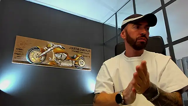 Snapshot of AronGrant chatting on 09-22-25, 09:59 AronGrant online show from 09-22-25, 09:59