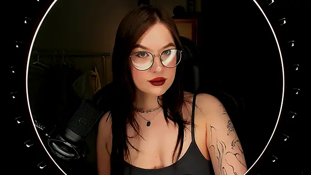 MyNameIsLilith online show from 10-25-25, 04:22