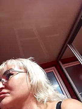 Snapshot of Jemma_Cori chatting on 09-25-25, 12:33 Jemma Cori online show from 09-25-25, 12:33