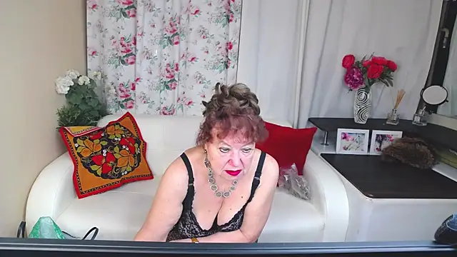 YourHotGranny online show from 12-22-25, 12:27